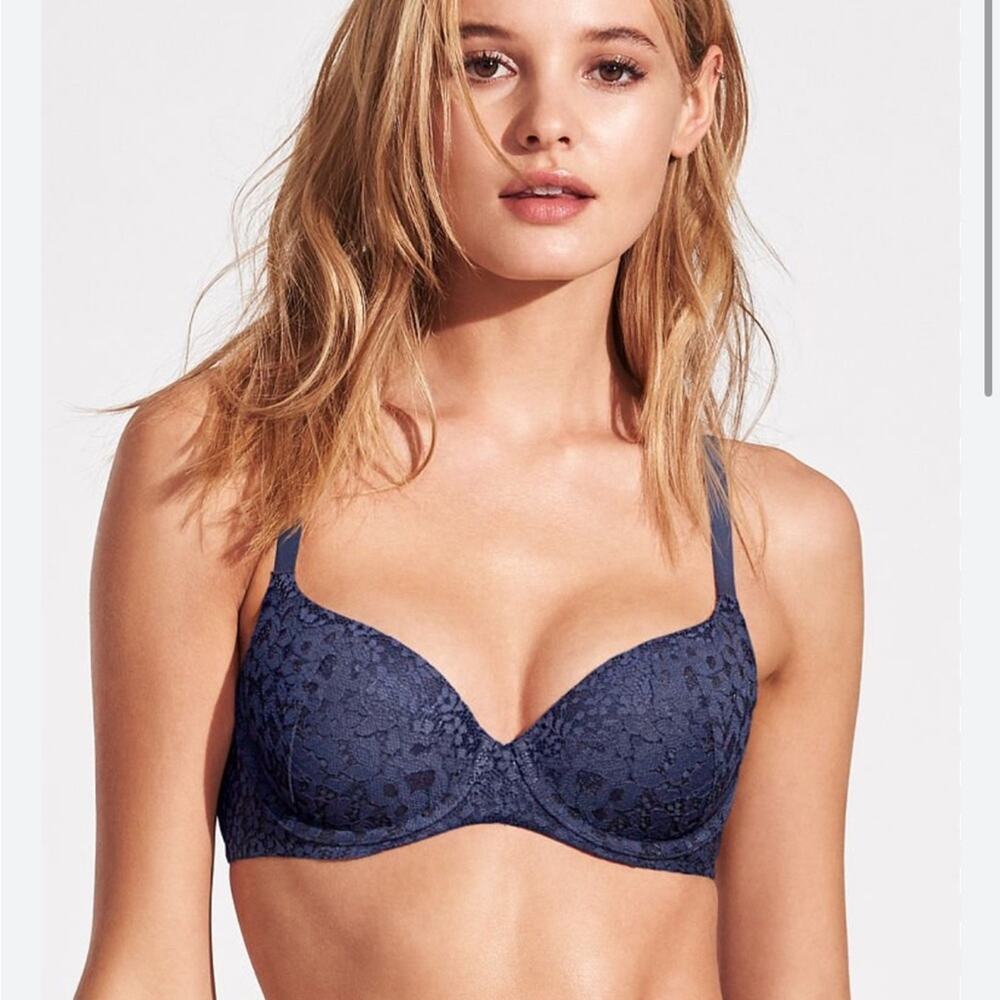PINK Victorias Secret Blue Cheetah Lace Wear Everywhere Tshirt Lightly Lined Bra